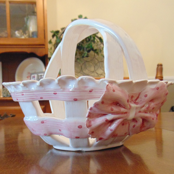 RC&CL Decorative Ceramic Basket - Picture 1 of 6